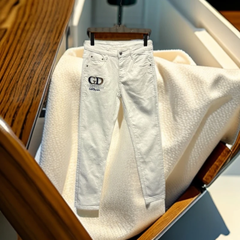 维斯克纳潮流修身流行白色薄款牛仔裤男士夏季新款字母刺绣小脚裤