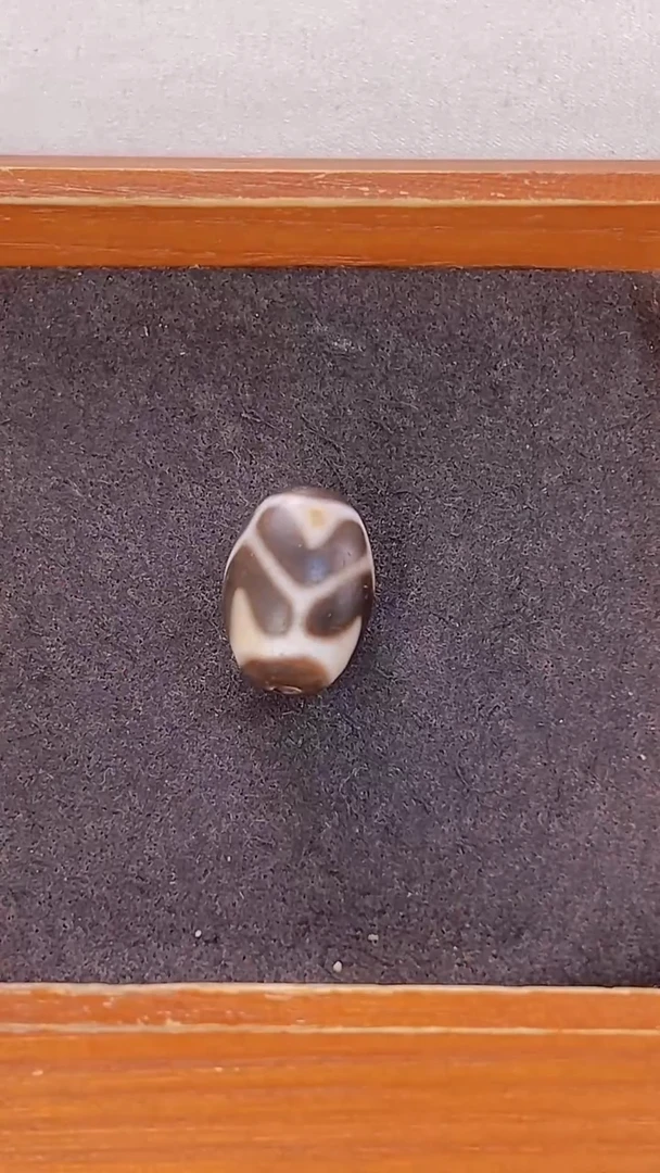 未镶嵌颈饰玛瑙/玉髓钟志明牙黄老料山型牙牙达洛20*14.2