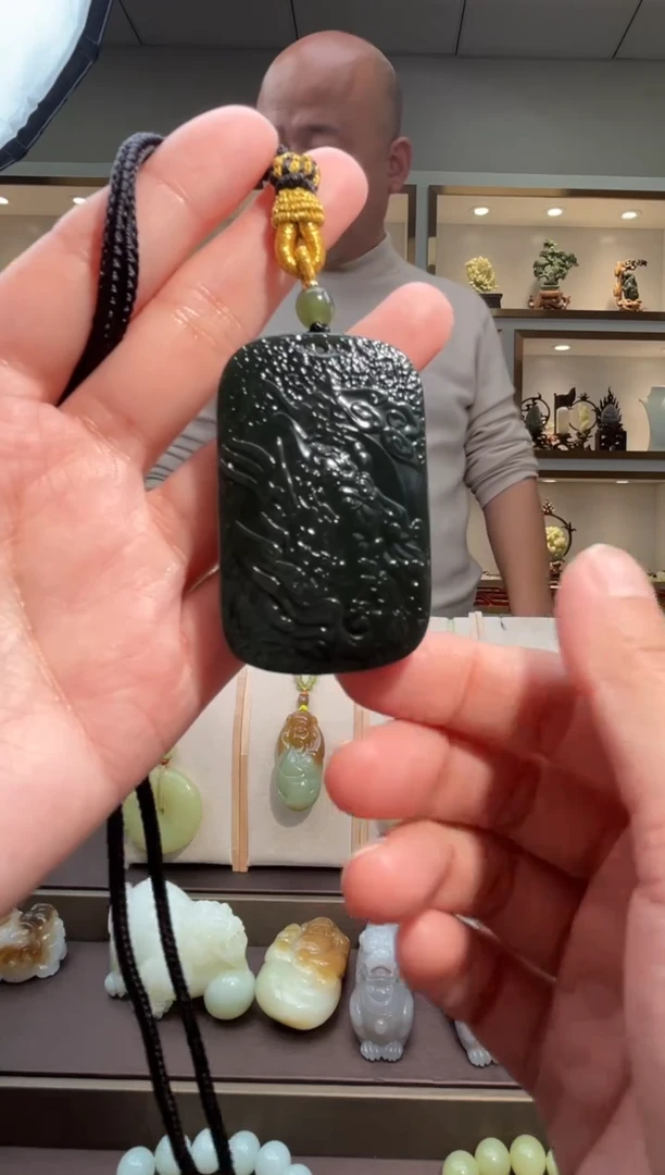 颈饰未镶嵌和田玉苏