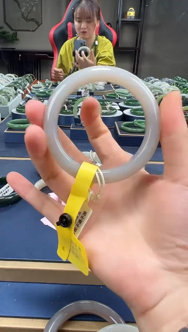 和田玉手镯未镶嵌A0045-57