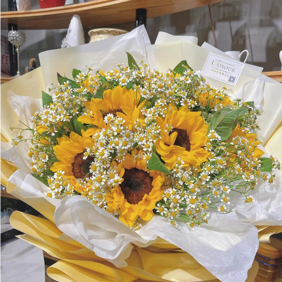 套餐1 中花向日葵3支+洋甘菊一小把