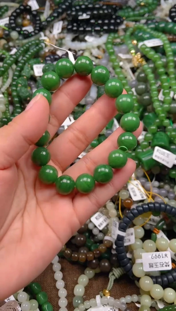 和田玉未镶嵌颈饰1