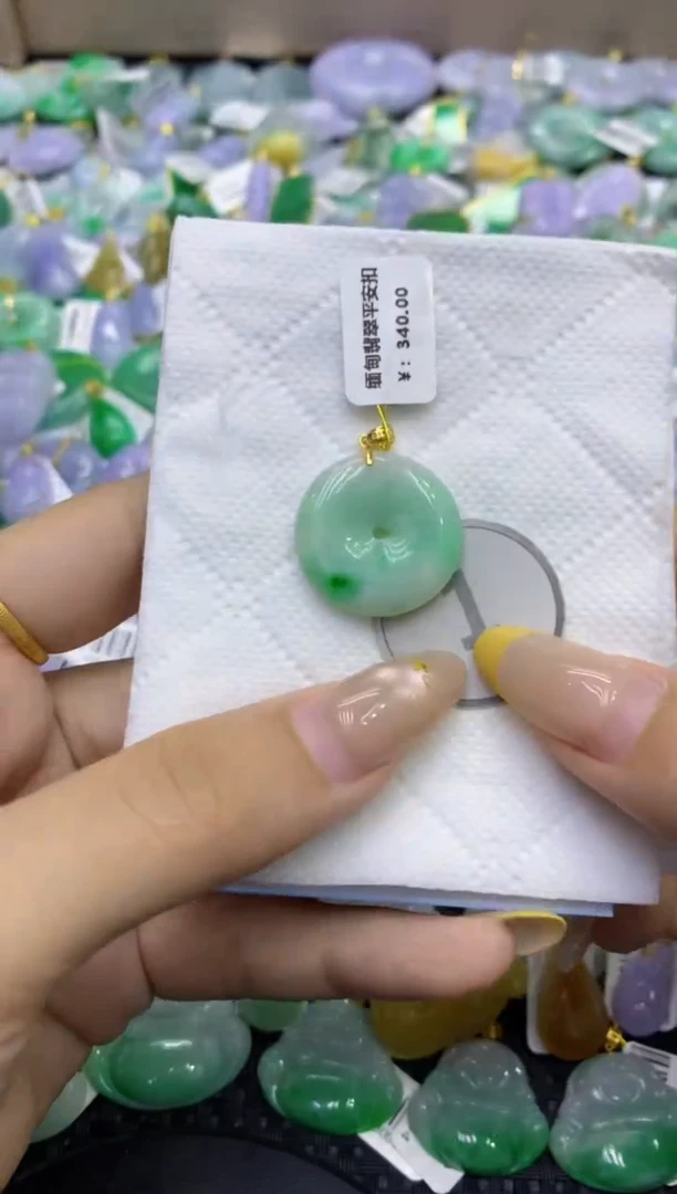 颈饰未镶嵌翡翠天然缅甸翡翠A货