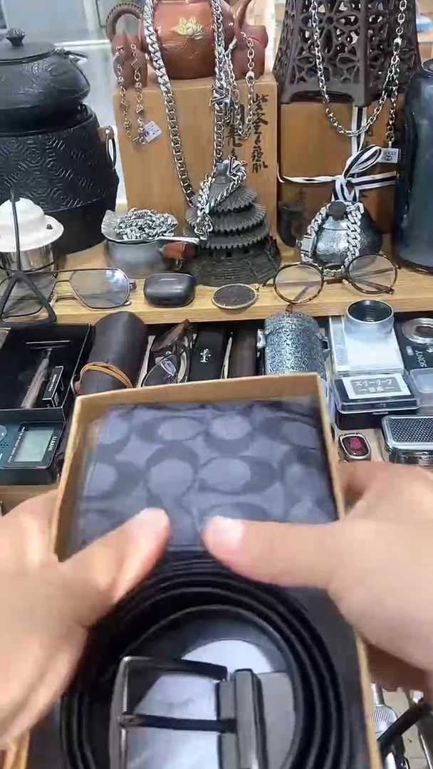 瓷片闪购商品  如图所示