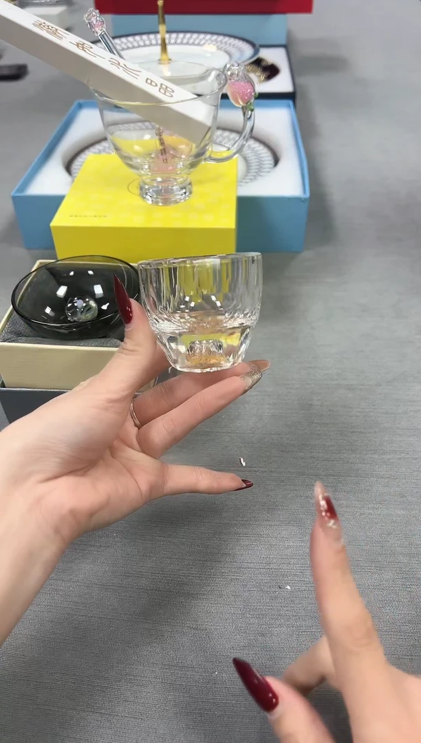 【闪购商品】瓷片新号开播不计成本欢迎点菜！