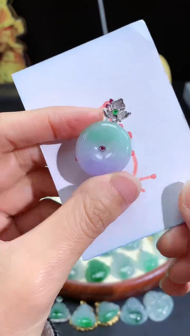 【闪购商品】翡翠颈饰未镶嵌平安扣