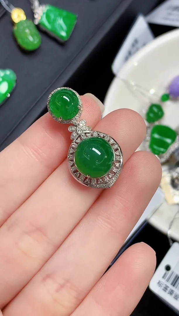 吊坠(不含链)18K金镶嵌翡翠SY多样性发其一