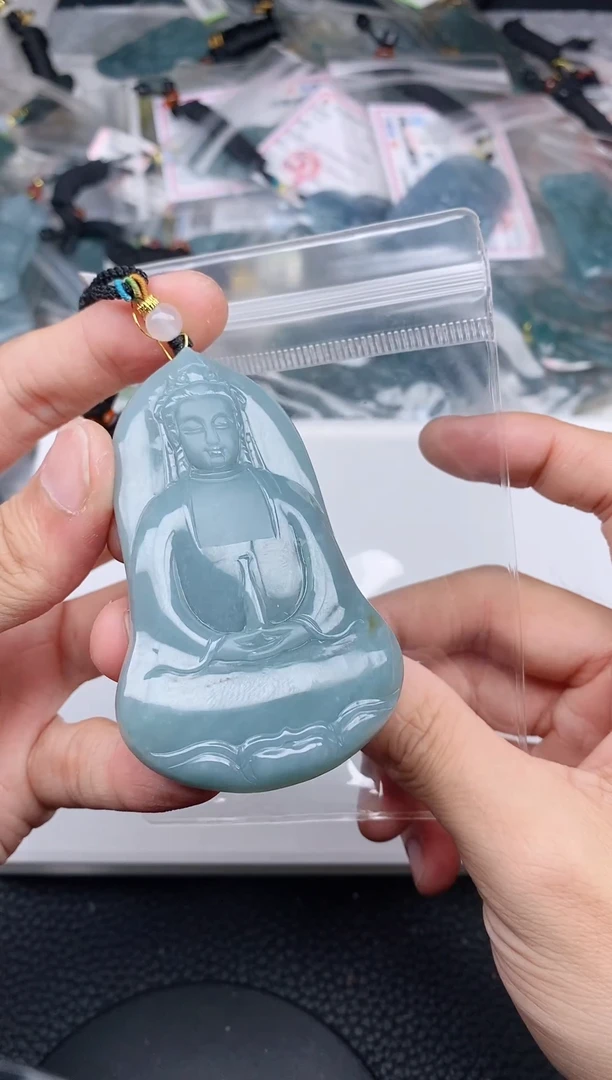 颈饰未镶嵌翡翠