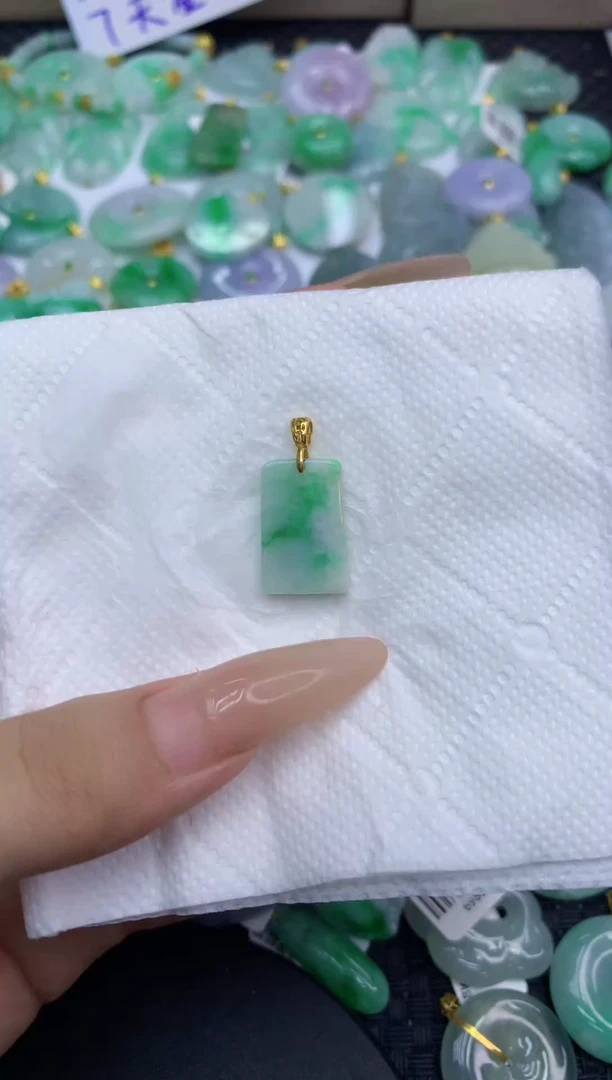 颈饰未镶嵌翡翠天然缅甸A货翡翠