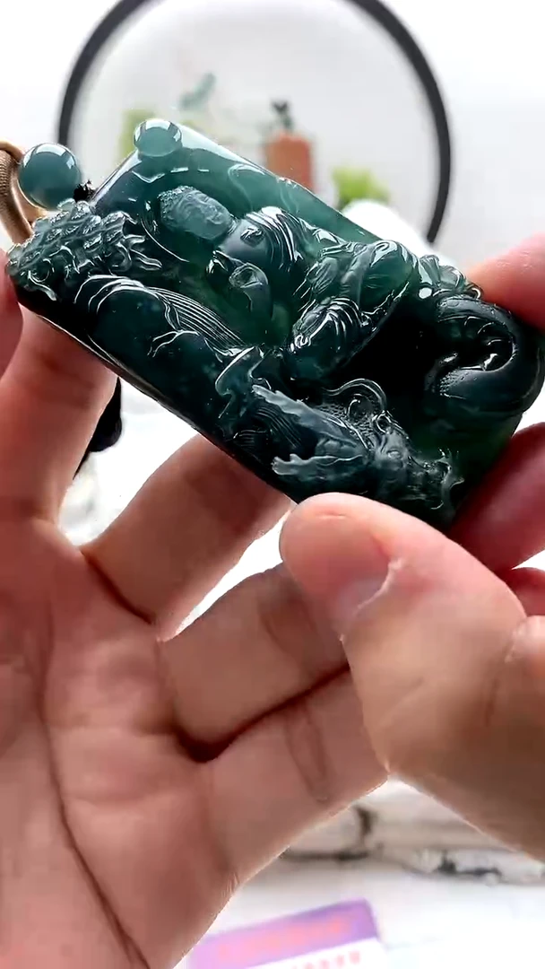 翡翠未镶嵌颈饰阿弥陀佛