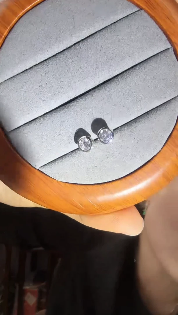 主播定制链接泡泡耳钉一对