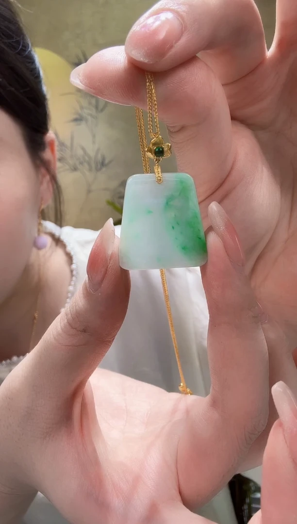 翡翠未镶嵌颈饰吊坠