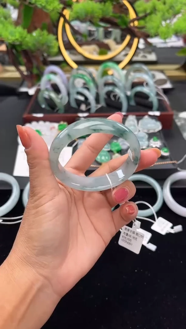 未镶嵌手镯翡翠手镯