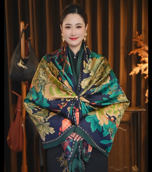 1-697【国色天香】 丽景段80X180左右丝巾长巾