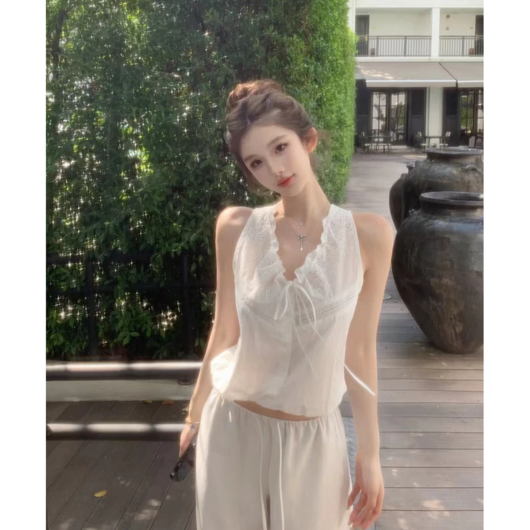 【纯氧少女】甜美背心女设计感春夏镂空刺绣领口抽绳无袖上衣配裤子