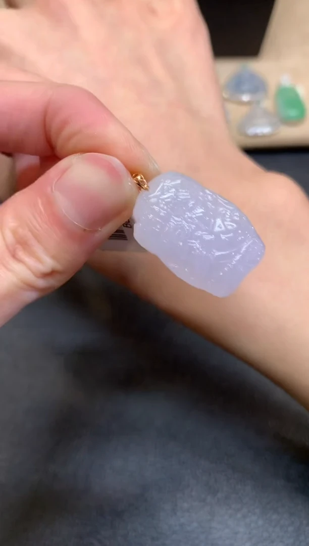 【闪购商品】翡翠颈饰18K金镶嵌财神爷【无服务费】