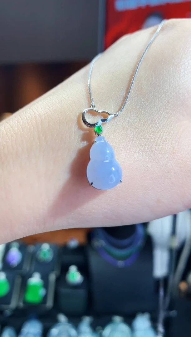 【闪购商品】翡翠吊坠(不含链)18K金镶嵌葫芦套链