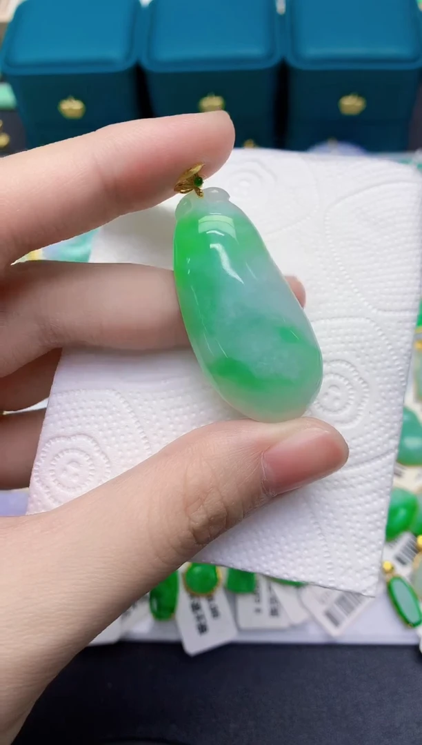 颈饰18K金镶嵌翡翠天然翡翠缅甸A货