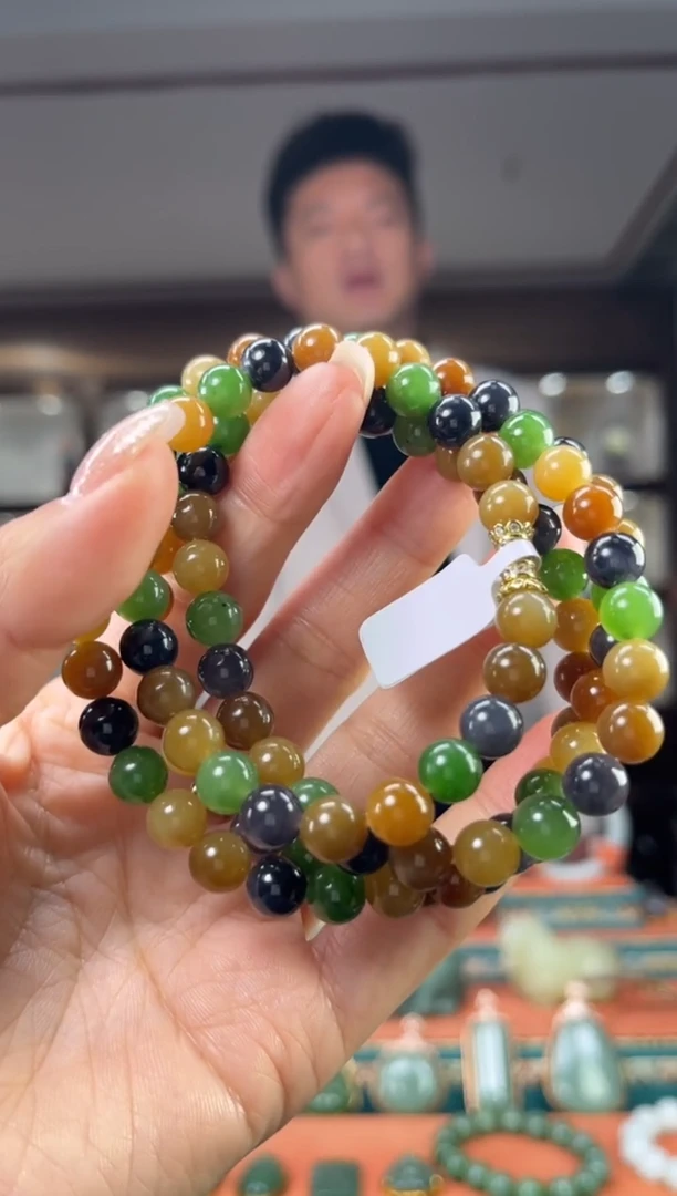 颈饰未镶嵌和田玉佩佩