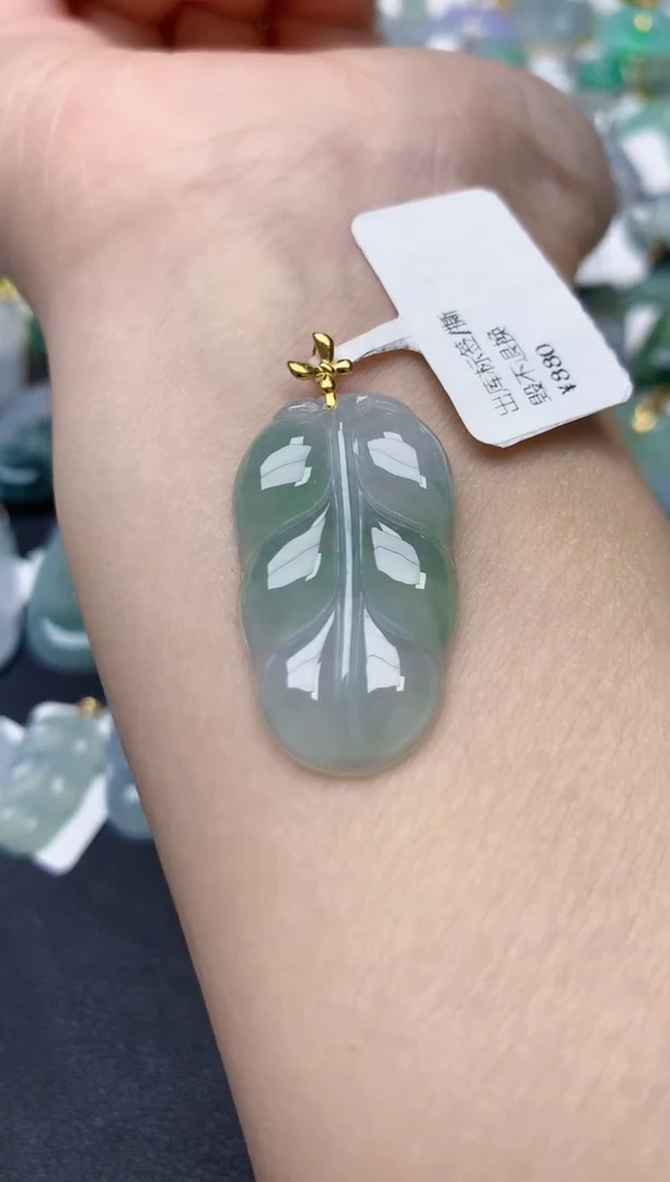 颈饰18K金镶嵌翡翠天然缅甸A货翡翠