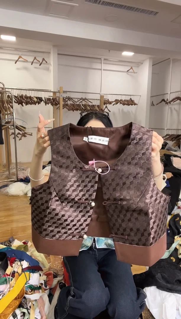 M码       90-105斤  马甲