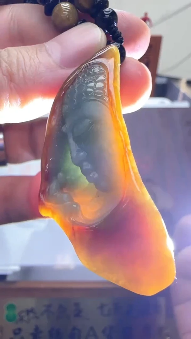 【闪购商品】翡翠挂件未镶嵌国雕谢林工（定制退货扣1000元）