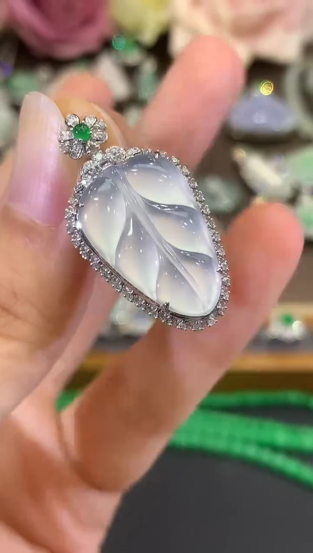 吊坠(不含链)18K金镶嵌翡翠B215