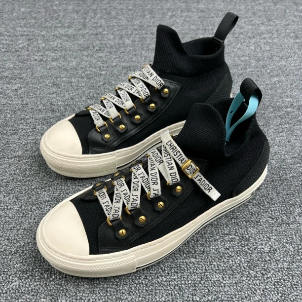 95新 DIOR/迪奥 35.5码偏大 Dior迪奥黑白绑带标语板鞋 95新/8958