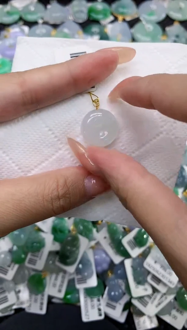 颈饰18K金镶嵌翡翠11111111111