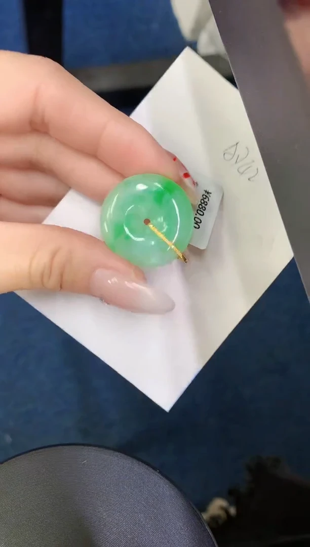 【闪购商品】翡翠颈饰18K金镶嵌0000000000