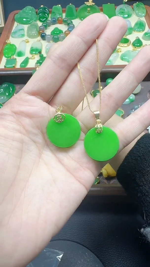 吊坠(赠链)14K金镶嵌翡翠园牌292