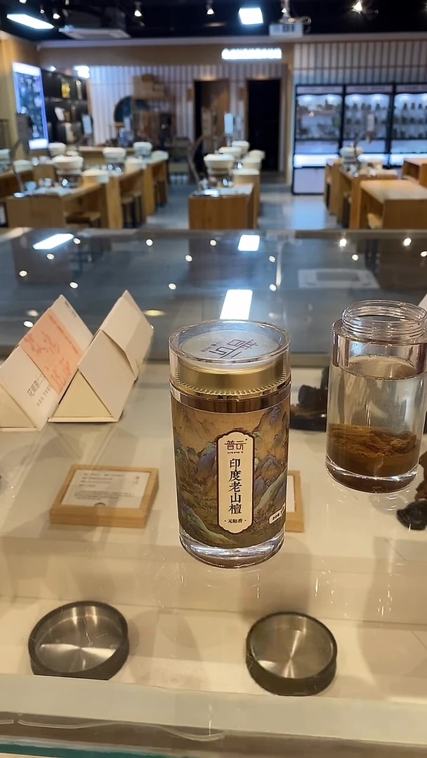 1印度老山檀-无粘方柱香8.8CM-100g亚克力瓶装两桶