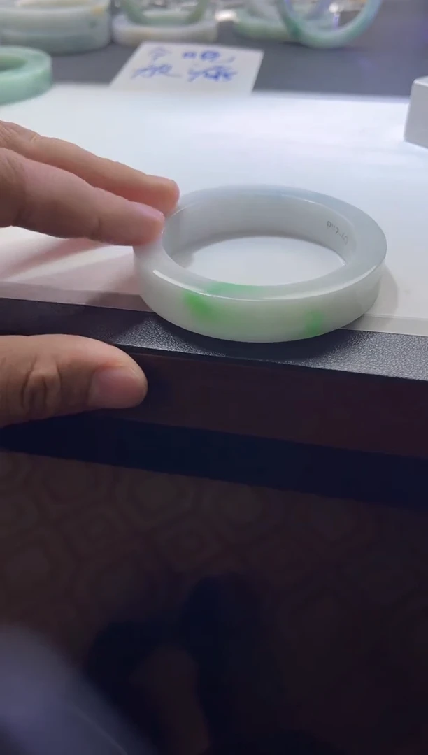 未镶嵌手镯定制翡翠翡翠手镯