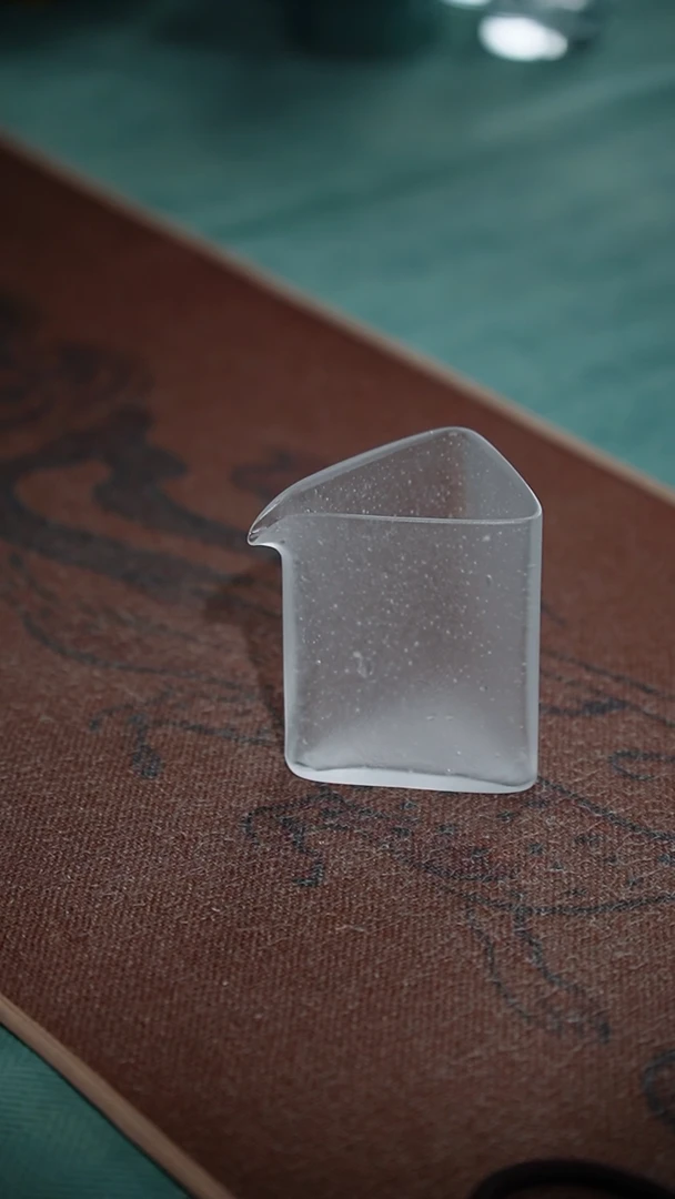 18-9雪花三方公道杯（问鼎哥窑无底款）