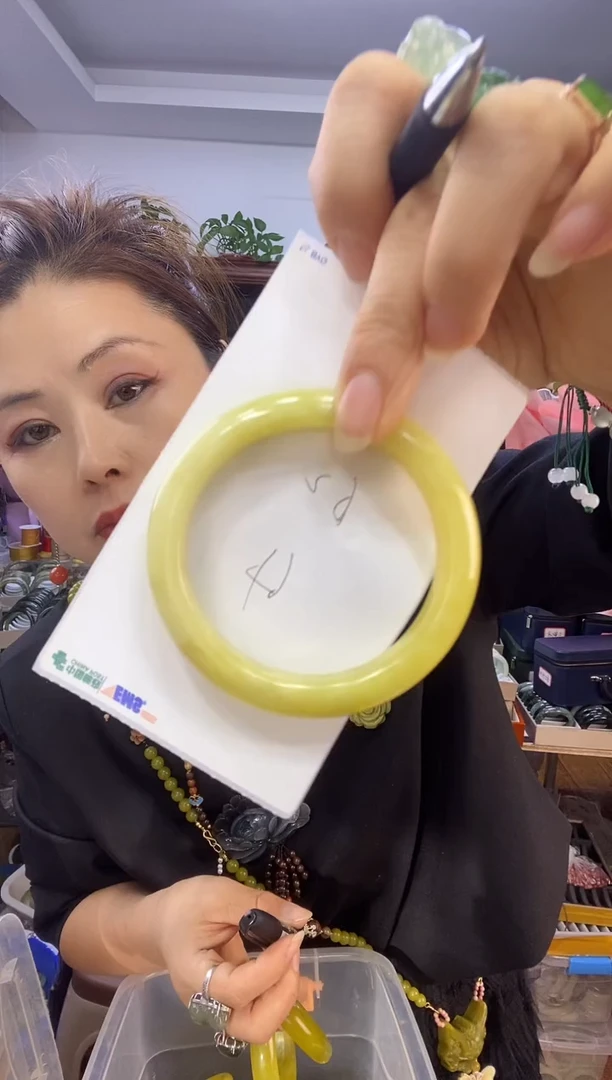 未镶嵌蛇纹石玉手镯62用****0多样性随机发一4