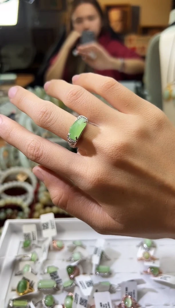 未镶嵌戒指和田玉黑羊洞戒指