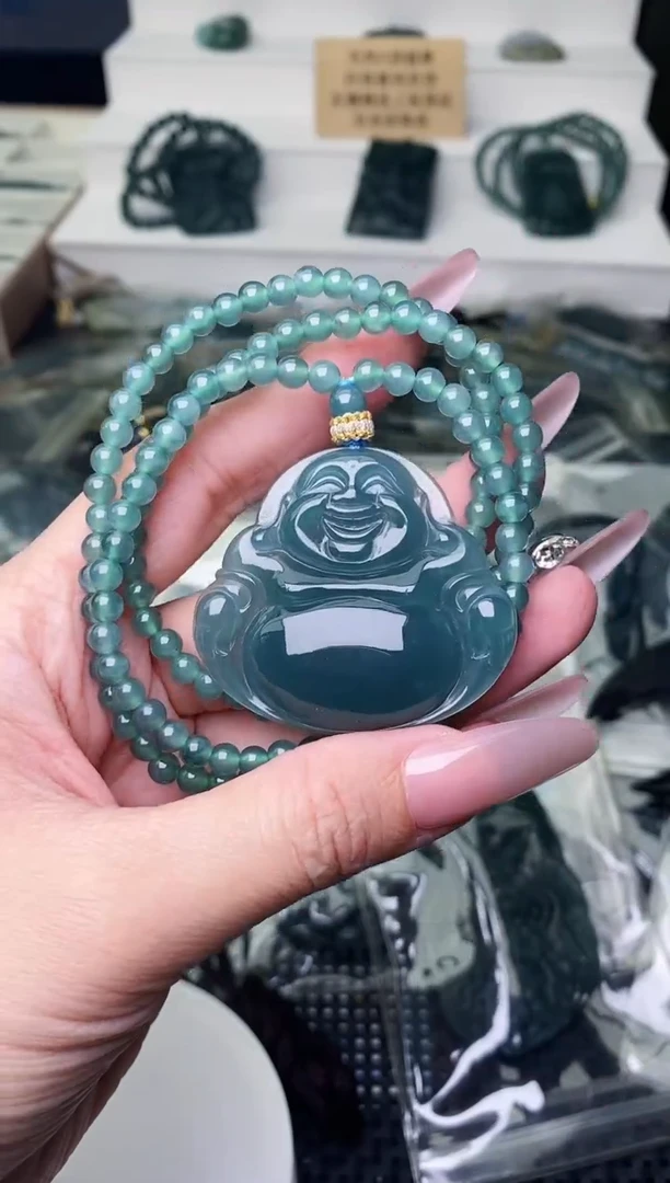 颈饰未镶嵌翡翠