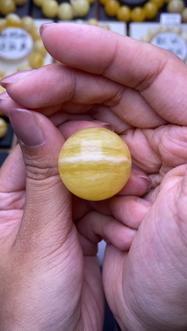 裸石琥珀未镶嵌28mm+大小姐珠宝