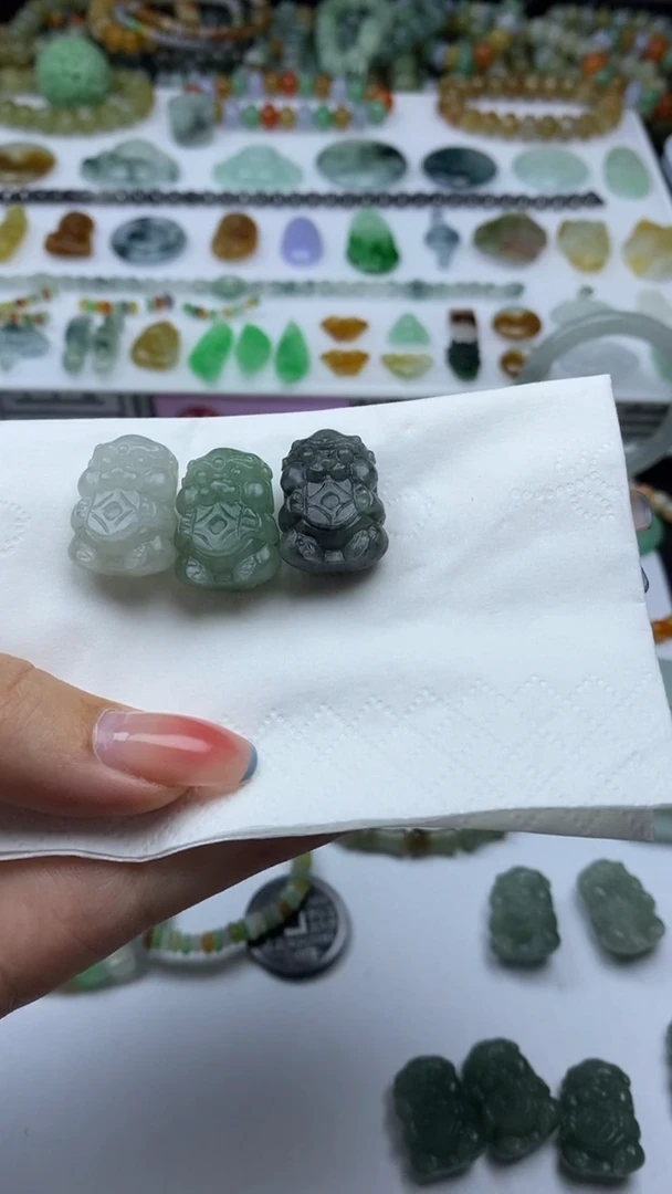 未镶嵌定制翡翠小***?毛货定制不退不换