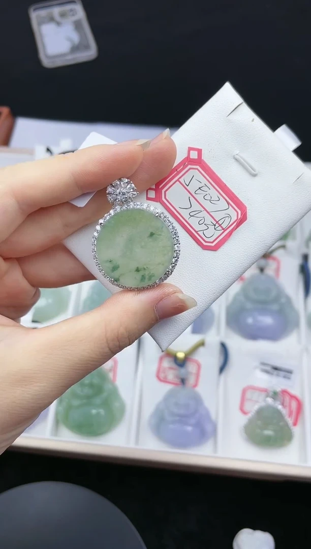 翡翠未镶嵌吊坠(不含链)孤品5E027冰飘花圆牌(不含链)