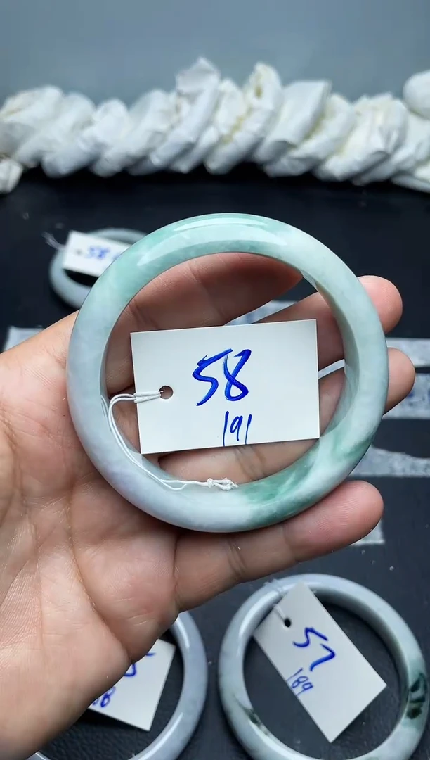 未镶嵌手镯翡翠191