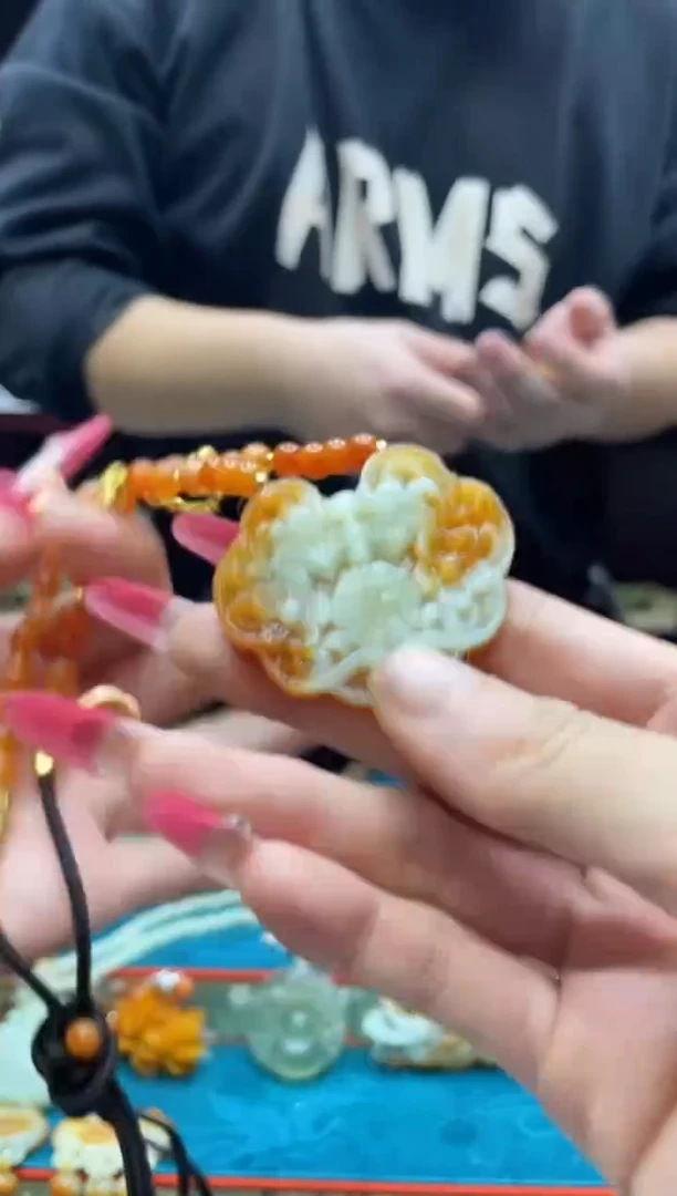 未镶嵌岫玉吊坠·