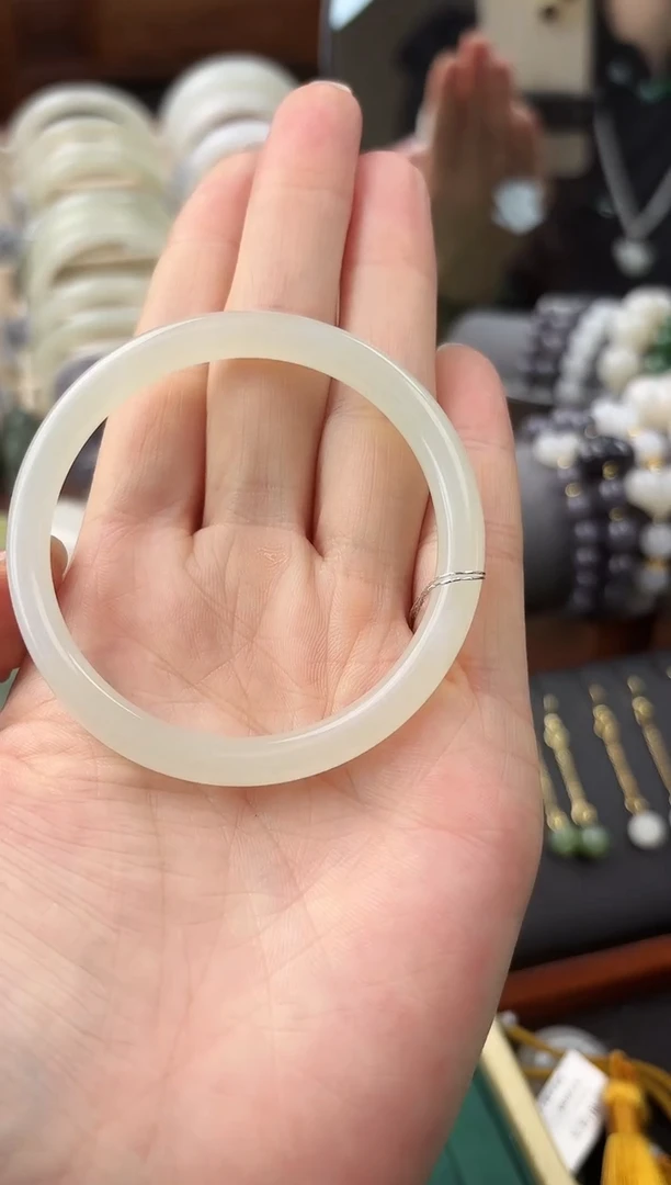 未镶嵌手镯和田玉蜂蜜水美人条圈口54