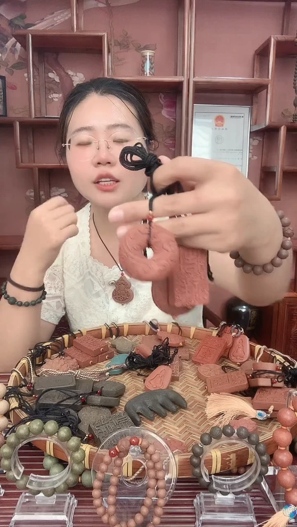 泥塑龙涎玫瑰祥云平安扣