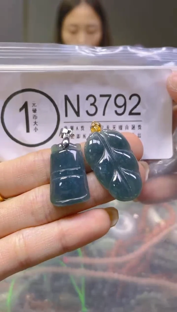 翡翠未镶嵌颈饰/N/翡翠A货，一件也A是批发价