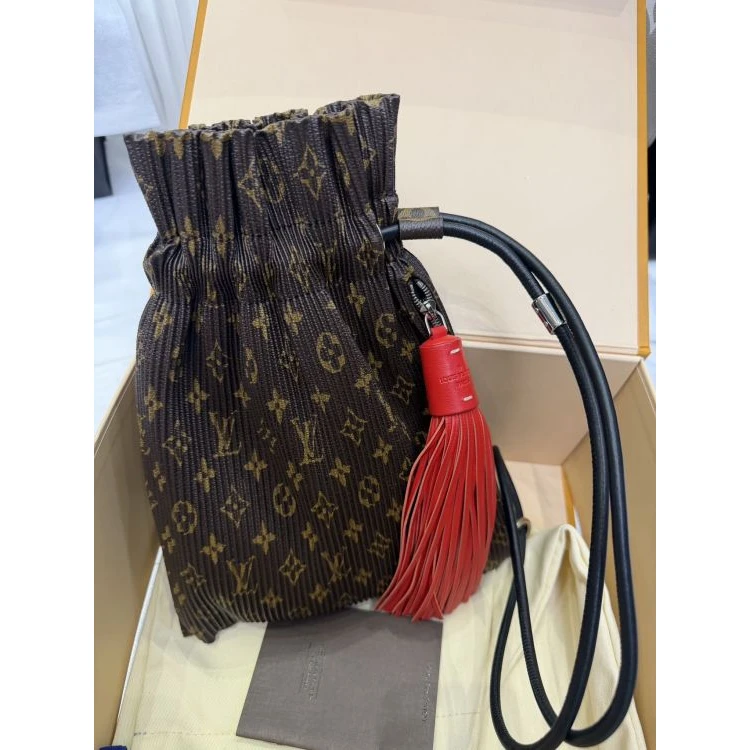 99新/路易威登/C8857677693/[MQR1207B007]