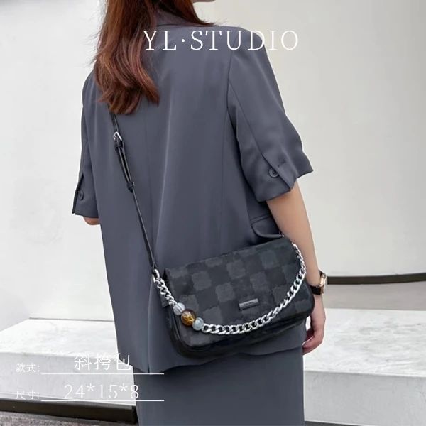 【依琳定制】女士潮流时尚经典气质手拎单肩包QYX-9379-黑色