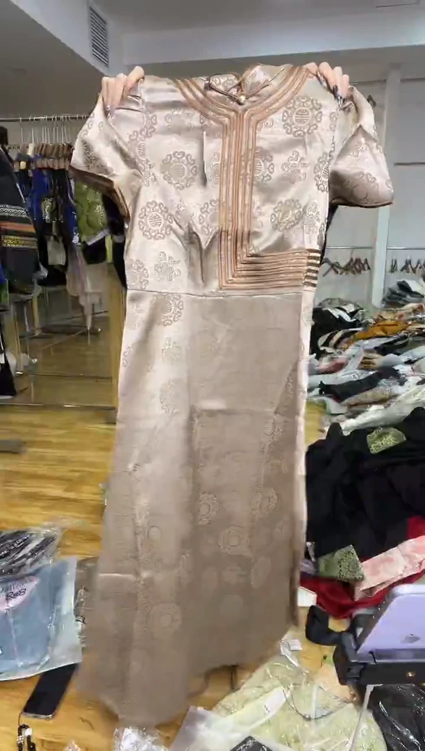 连衣裙       L码        105-115斤