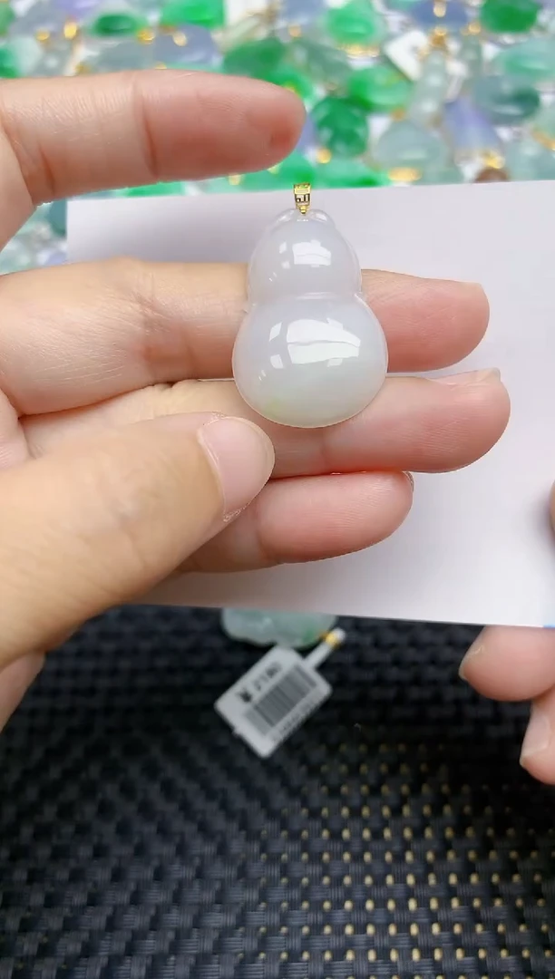 翡翠18K金镶嵌颈饰天然翡翠A货