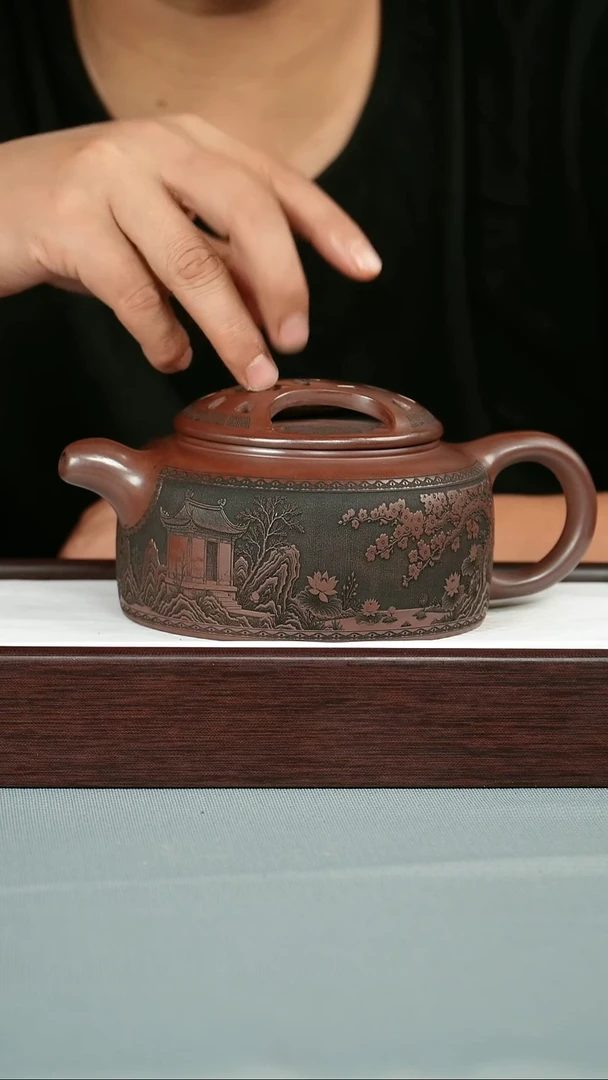 茶壶紫砂 石红泥料 牛盖莲子